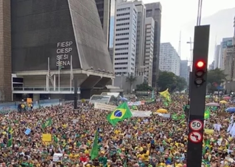 Ato na Paulista tem Pai Nosso e oração contra o comunismo