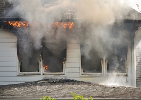 Incêndio em casa de repouso deixa 6 mortos e 2 feridos