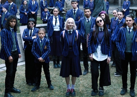 Novas imagens de ‘Wandinha’ são divulgadas e revelam algumas curiosidades dos cenários