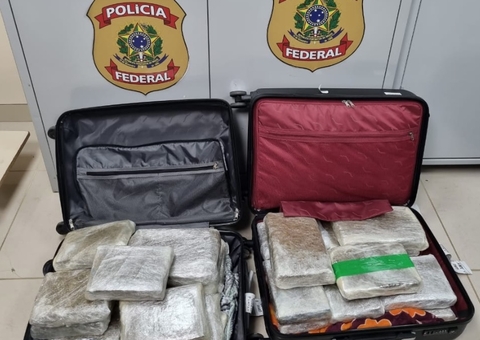 PF apreende maconha escondida em malas no Aeroporto de Manaus