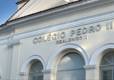 Alunos entre 12 e 17 anos são flagrados durante sexo grupal em sala de aula