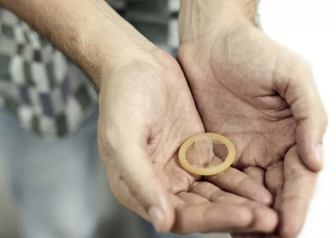 Homem é condenado pela morte da mulher após esconder que tinha HIV