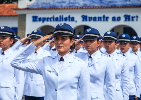 Candidata ganha processo após ser eliminada de concurso da FAB por obesidade