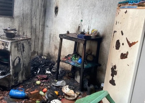 Menino de 5 anos destrói casa da família ao brincar com isqueiro