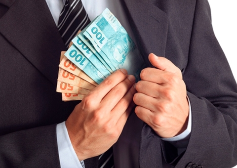 Advogado chama mulher de 'prostituta' em juízo e é condenado a pagar indenização