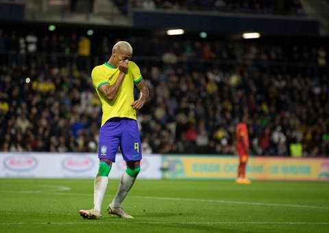 Com 2 gols de Richarlison e Neymar inspirado, Brasil vence amistoso contra Gana