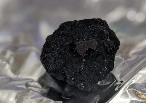 Meteorito com água 'alienígena' é encontrado na Inglaterra