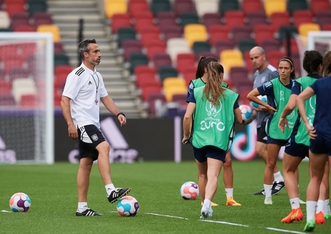 Jogadoras da Espanha rejeitam seleção por conta do treinador
