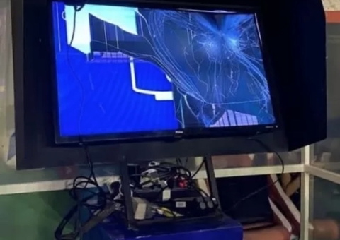 Na Série B, jogadores destroem tela do VAR na partida entre Náutico e Sampaio Corrêa