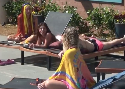 Ruivinha de Marte revela estado da cama após noitada de Kerline e Shayan: 'Leite condensado'