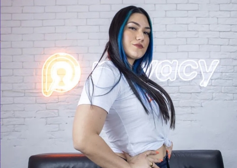 Casal nerd ganha R$ 15 mil com vídeos de sexo