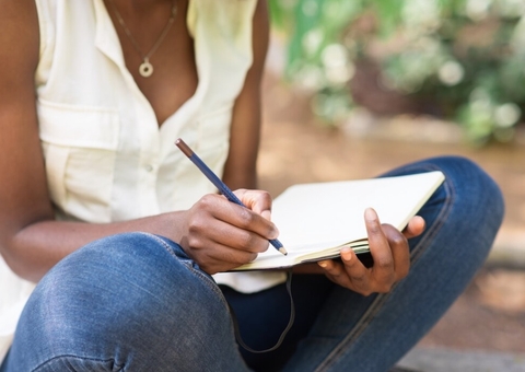 Aluna ganha direito de suspender financiamento estudantil após trancar faculdade por problema de saúde
