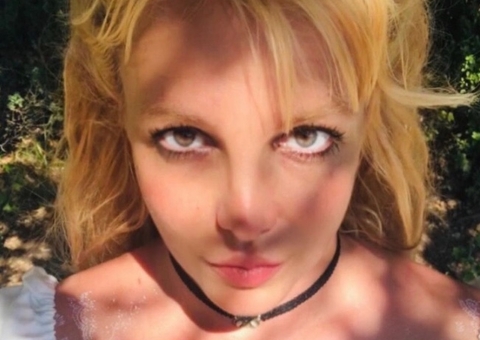 Britney Spears lembra que seguranças a viam nua e tomando banho