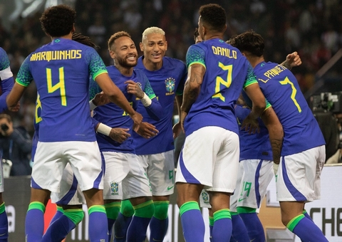 Com gols de Neymar e Rafinha, Brasil goleia Tunísia em amistoso
