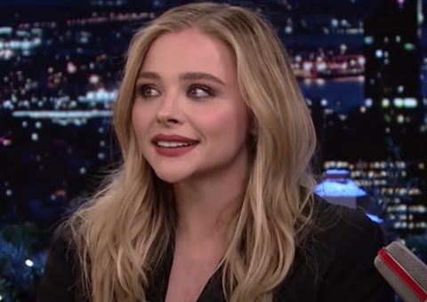 Chloë Grace Moretz expõe trauma após meme em 'Family Guy'