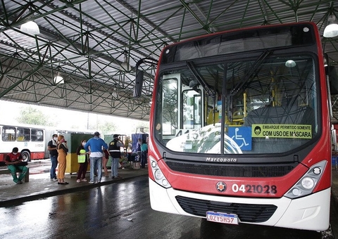 David Almeida autoriza ônibus gratuito nas eleições em Manaus; veja horário