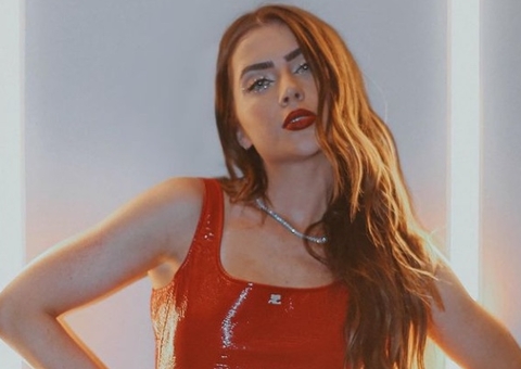 Irritada, Jade Picon detona seguidor ao voltar a ser questionada sobre mudança no rosto