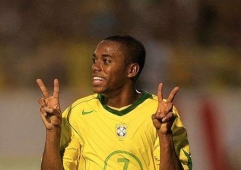 Condenado por estupro, Robinho quebra o silêncio para declarar apoio a Bolsonaro