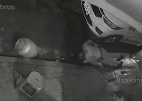 PM desmaia ao ser atingido com botijão de gás na cabeça durante abordagem