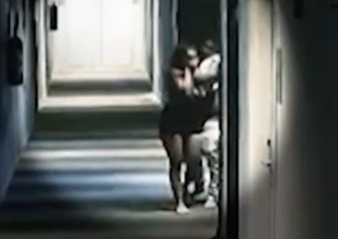 Suspeitos de estupro, jogadores do Botafogo-SP aparecem entrando em quarto de hotel onde estava amazonense