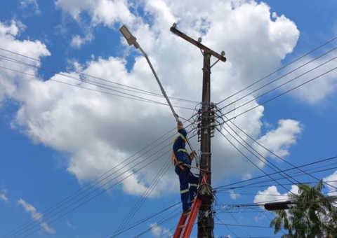 Iluminação pública a LED começa a ser instalada em Tabatinga