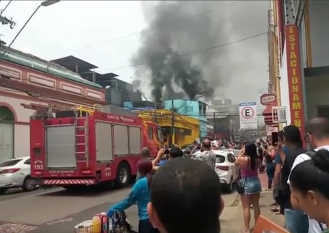 Curto circuito em ar-condicionado causou incêndio em casa no Centro de Manaus