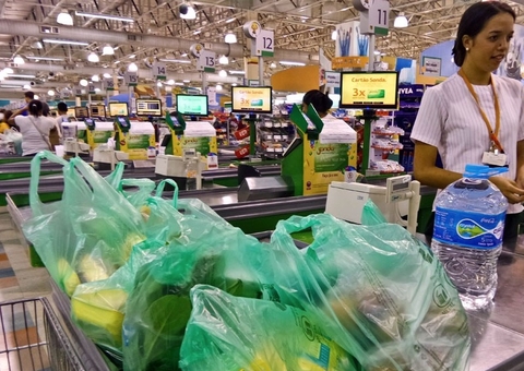 Supremo começa a julgar lei municipal que proíbe sacolas plásticas