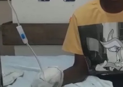 Menino perde dedo ao brincar de estourar rojão dentro de casa