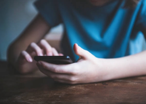 Ladrão invade casa e rouba celular de criança que assistia desenho no Amazonas