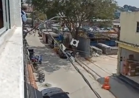 Vídeo: Tarcísio de Freitas fica entre fogo cruzado durante tiroteio em Paraisópolis