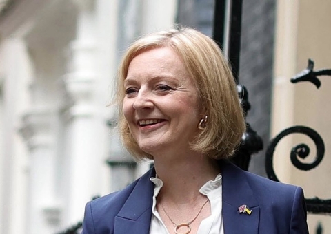 Primeira-ministra do Reino Unido Liz Truss renuncia após 45 dias no governo