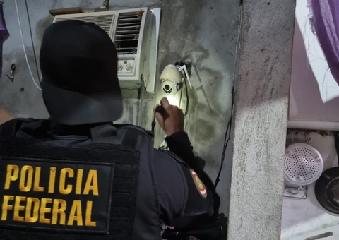 PF encontra câmera de frente para cama e prende suspeito por estupro de menores em Manaus 