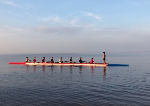 Competição de Remo Olímpico reúne atletas na Ponta Negra neste sábado