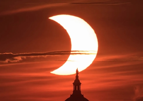 Eclipse parcial do Sol é registrado nesta terça