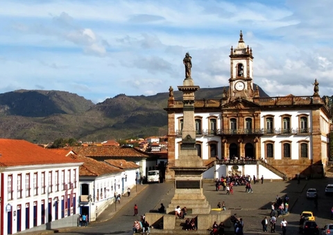 Estudante obrigado a tomar molho de pimenta com cachaça entra em coma após trote