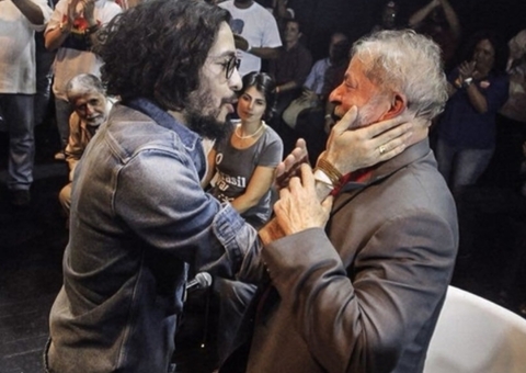 É falso que Lula indicou Jean Wyllys para Ministério da Educação