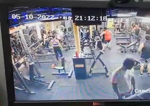 Jovem tem mandíbula quebrada por não dividir aparelho de academia