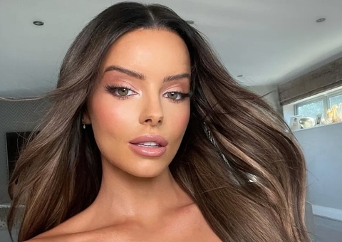 Modelo escapa da morte após esquecer absorvente interno por 3 meses