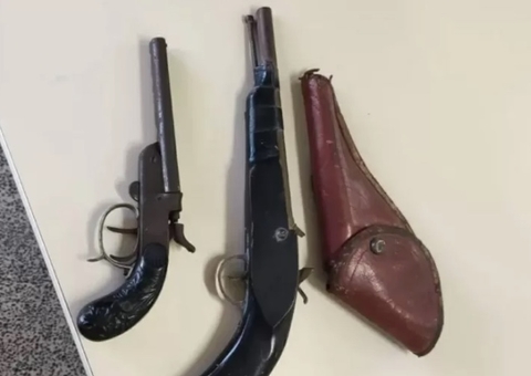 Professora encontra armas dentro de mochila de aluna de 3 anos em creche 