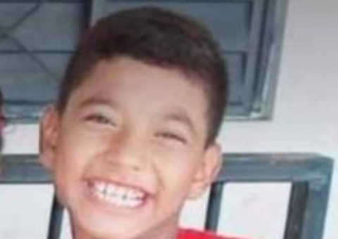 Família procura menino que desapareceu após sair para jogar futebol em Manaus