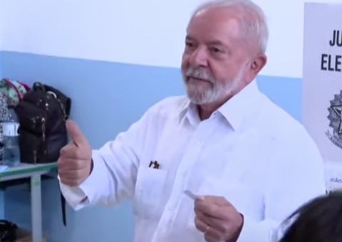 Ao votar, Lula diz que eleição definirá o ‘modelo de Brasil’