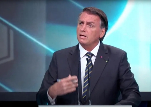 Bolsonaro diz a ministros que parabenizar Lula está fora de cogitação, mas não contestará resultado