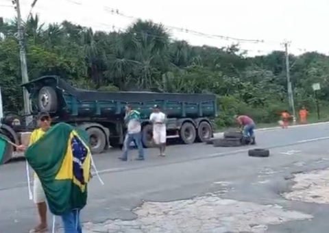 BR-174 tem tráfego liberado; manifestantes ainda bloqueiam BR-230 no Amazonas