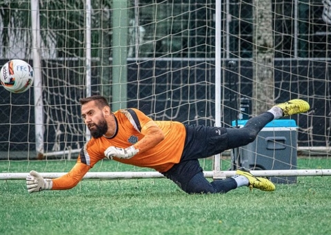 Ex-Figueirense, goleiro João Guilherme Pestana é contratado pelo Manaus FC