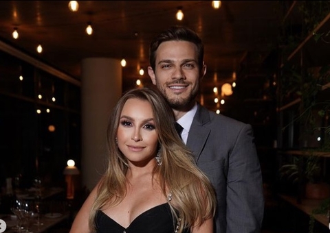 Deputado Felipe Becari pede Carla Diaz em casamento e se declara: 'seu fã número 1'