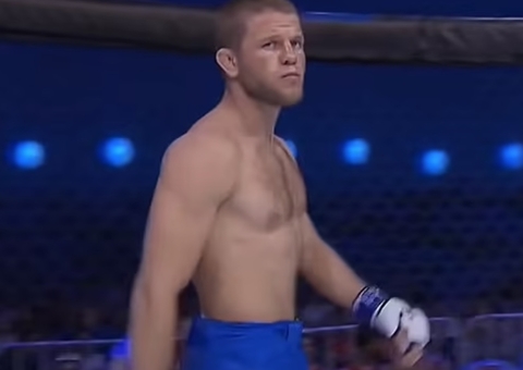 Lutador de MMA morre após comer melancia