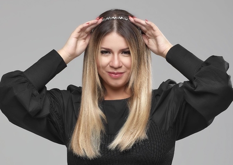 Dia de Finados: Fãs de Marília Mendonça prestam homenagens no túmulo da cantora