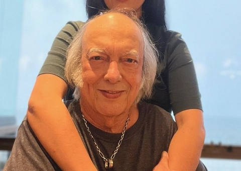 Erasmo Carlos tem alta hospitalar e ironiza: ‘Ressuscitei no Dia de Finados'