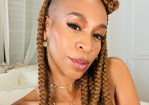 Karol Conká diz que fez sexo a três pela 1º vez em Paris e dá detalhes