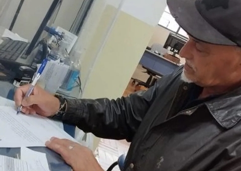 Morador de rua passa em 10° lugar em concurso público